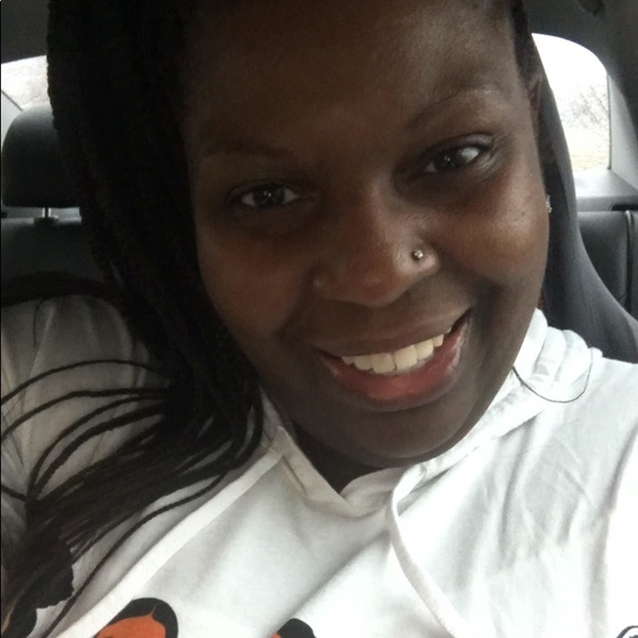 Meet your Posher, Michele - Picture 1 of 1